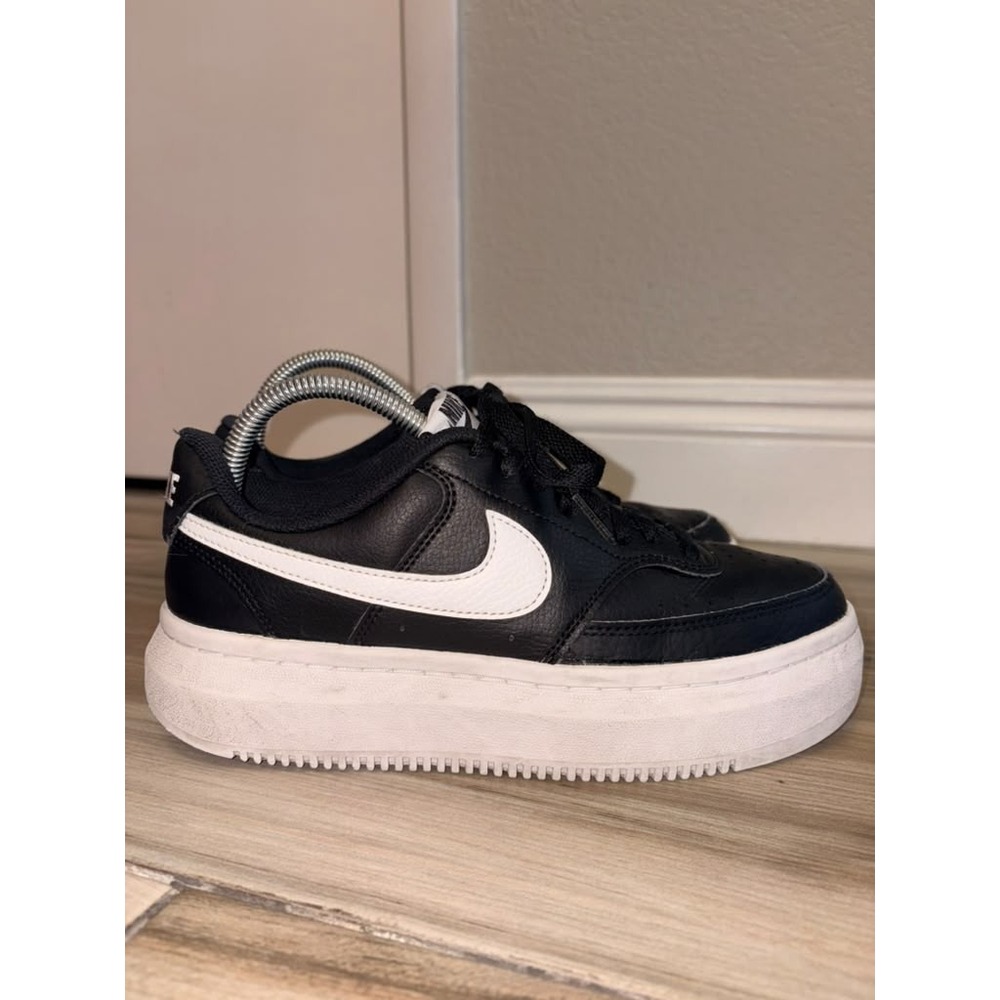 Nike Court Vision Alta LTR Women's Size 9 Shoes DM0113 002 Black White - Picture 2 of 7